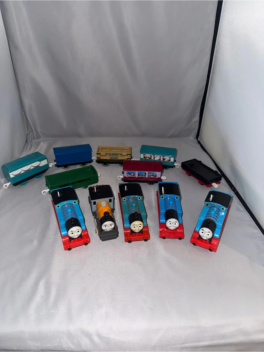 LOT OF 12 PIECES TOMY THOMAS & FRIENDS TRACKMASTER TRAINS from 2009